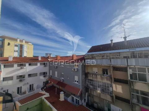 Viver o mar com elegância | duplex na costa da caparica
