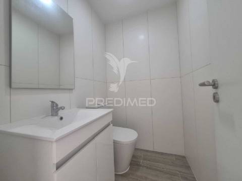 Viver o mar com elegância | duplex na costa da caparica