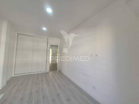 Viver o mar com elegância | duplex na costa da caparica