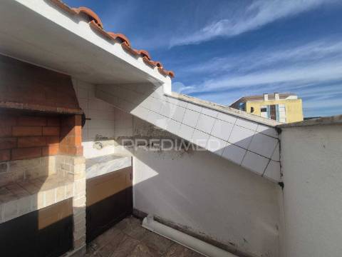 Viver o mar com elegância | duplex na costa da caparica