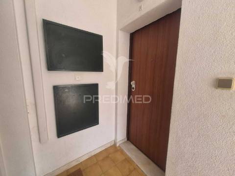 Viver o mar com elegância | duplex na costa da caparica