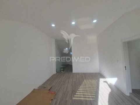 Viver o mar com elegância | duplex na costa da caparica