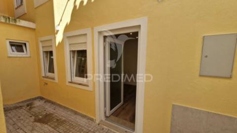 Moradia t1 totalmente remodelada e equipada para arrendamento