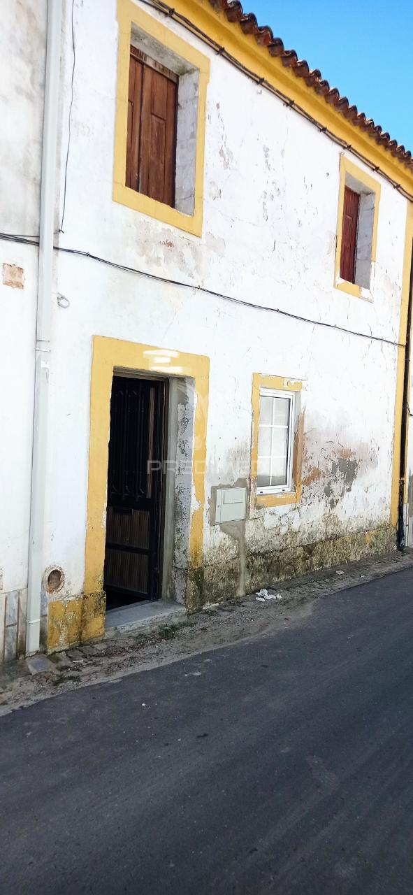 Casa r/chão e 1º andar, alpalhão, nisa