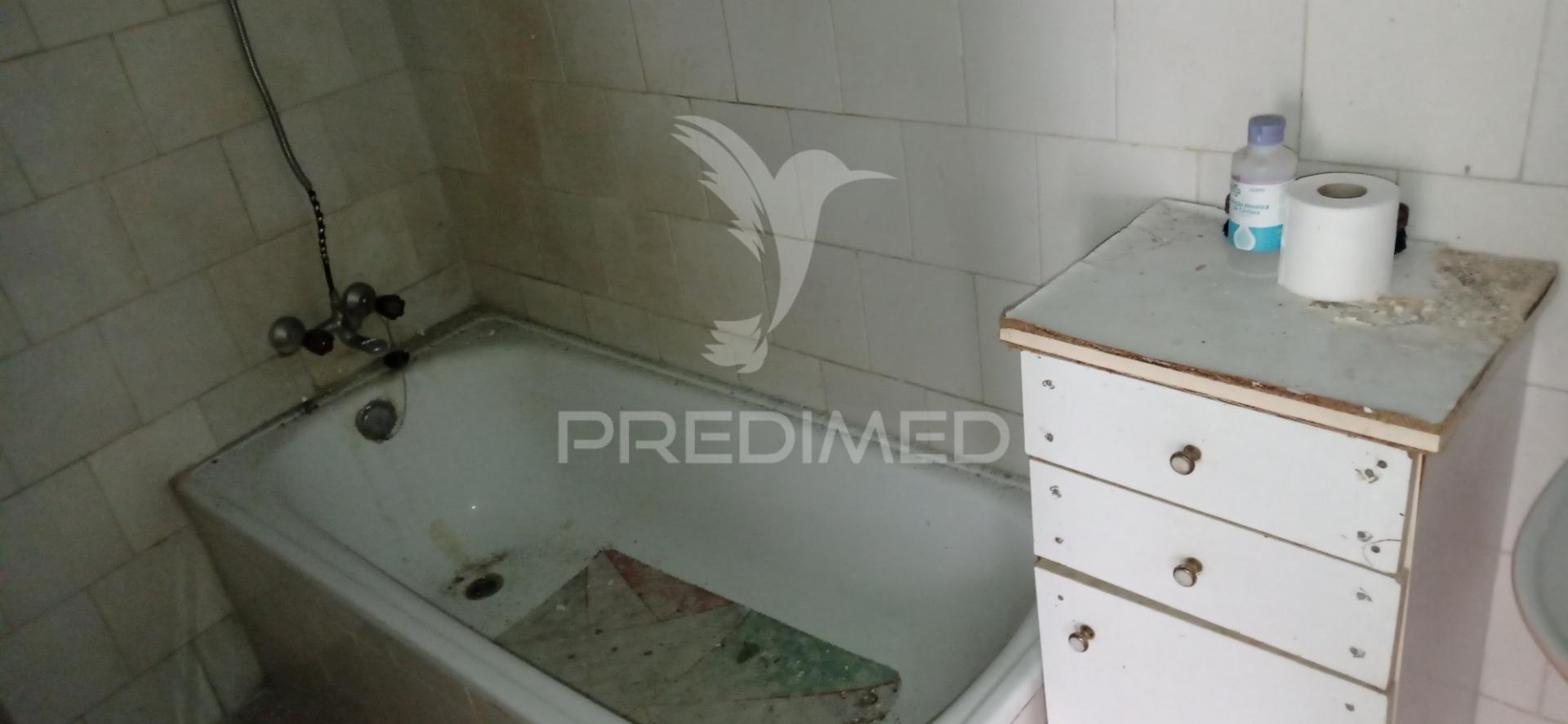 Casa r/chão e 1º andar, alpalhão, nisa