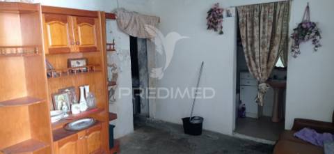 Casa r/chão e 1º andar, alpalhão, nisa