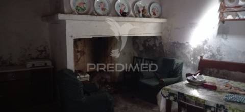 Casa r/chão e 1º andar, alpalhão, nisa