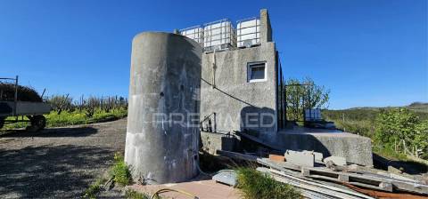 Terreno rústico bucelas com vinha e furo