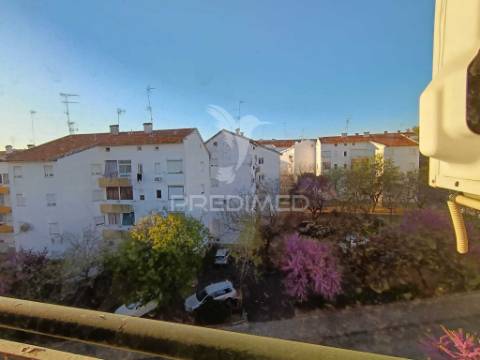 Apartamento t4 espaçoso em zona privilegiada de elvas