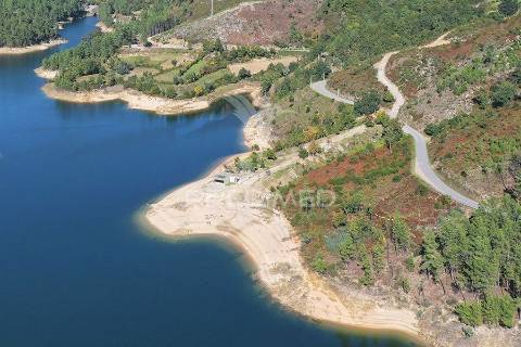 ? moradia geminada t2+1 no gerês – junto à barragem de salamonde ?