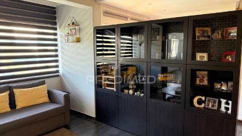 Amplo t1 remodelado com closet e open space | perto da praia e do comboio