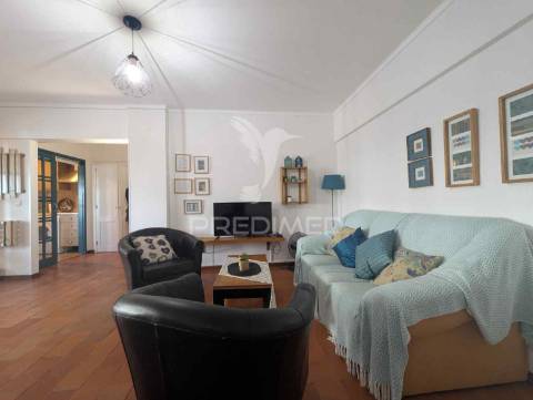 T1 espaçoso, todo equipado e mobilado, 5º andar, vista rio