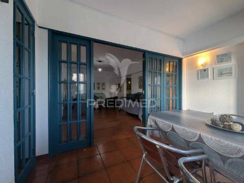 T1 espaçoso, todo equipado e mobilado, 5º andar, vista rio