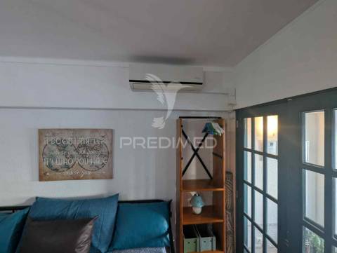 T1 espaçoso, todo equipado e mobilado, 5º andar, vista rio