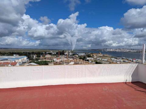 T1 espaçoso, todo equipado e mobilado, 5º andar, vista rio