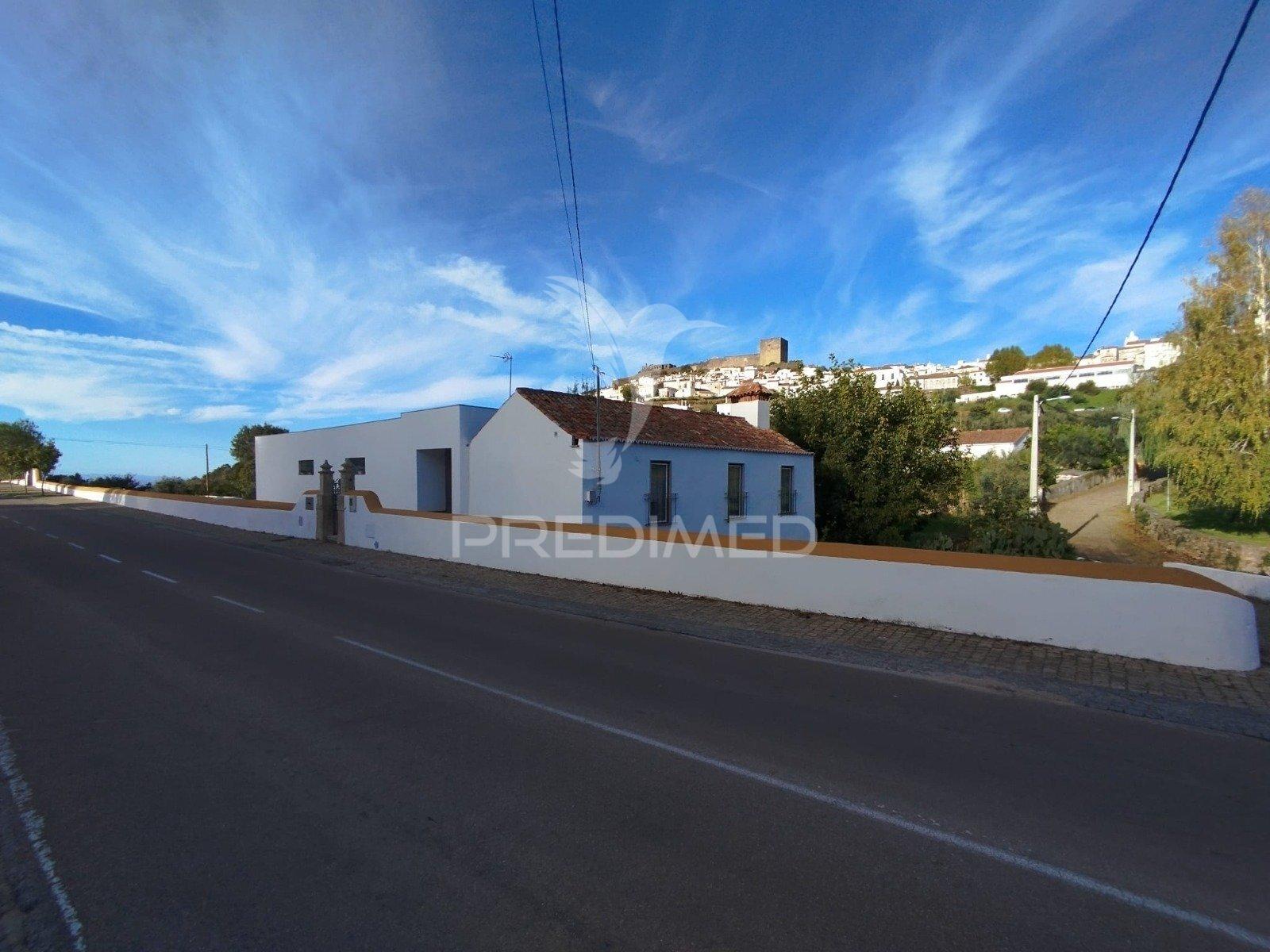 Quintinha com moradia recente