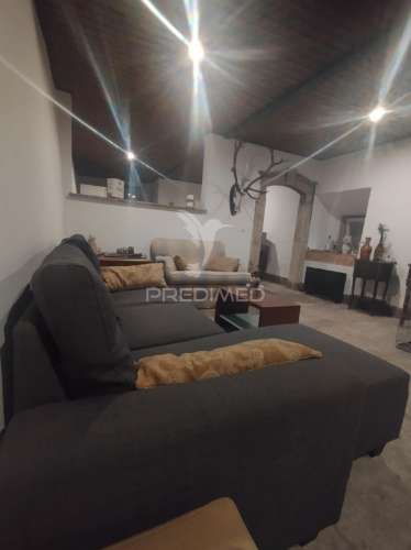 Quintinha com moradia recente