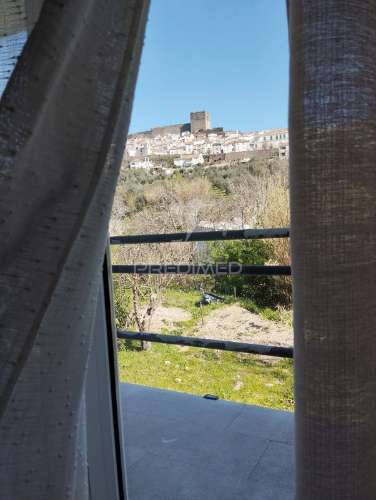 Quintinha com moradia recente