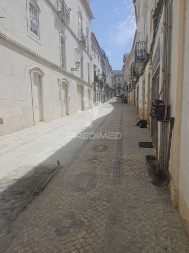Loja no centro de elvas - comércio- serviços