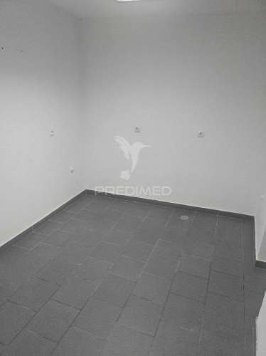 Loja no centro de elvas - comércio- serviços