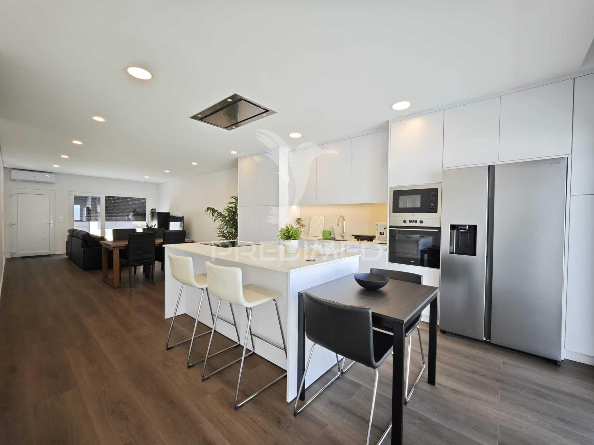 Moradia t3 moderna com piscina no porto alto