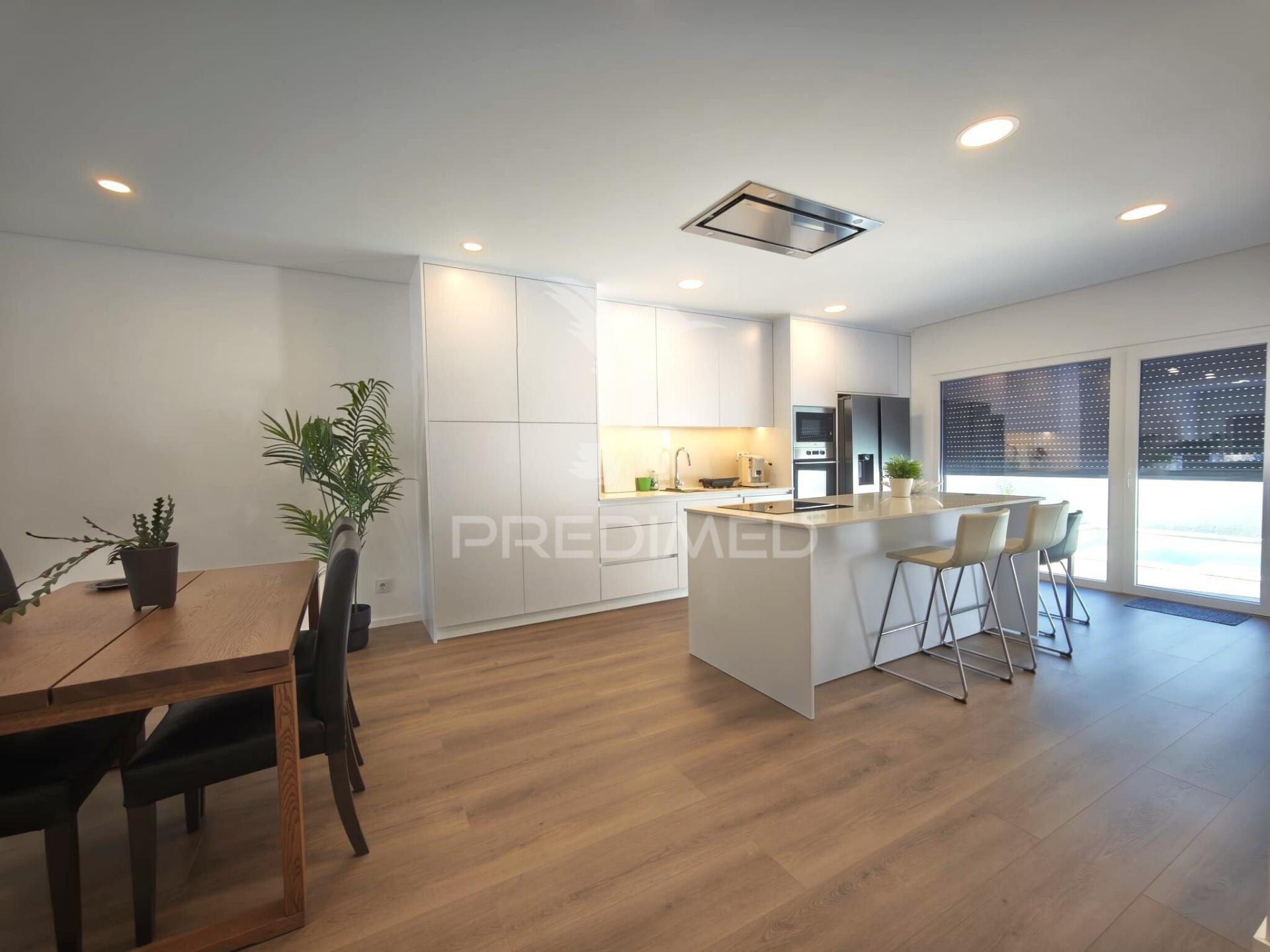 Moradia t3 moderna com piscina no porto alto