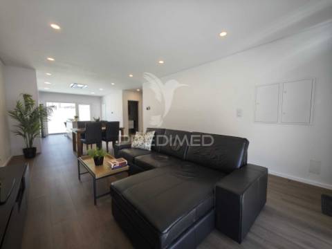 Moradia t3 moderna com piscina no porto alto