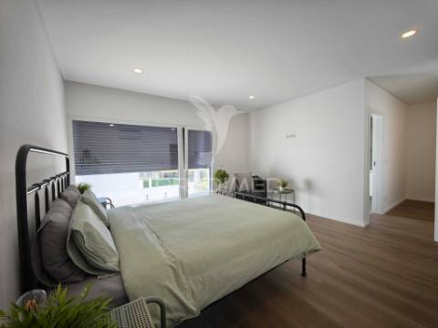 Moradia t3 moderna com piscina no porto alto