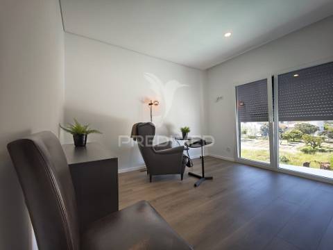 Moradia t3 moderna com piscina no porto alto