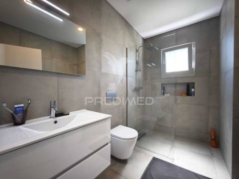 Moradia t3 moderna com piscina no porto alto