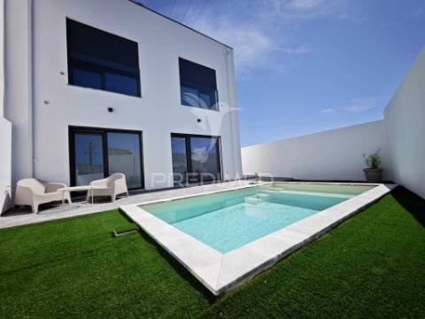 Moradia t3 moderna com piscina no porto alto