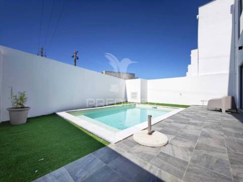 Moradia t3 moderna com piscina no porto alto