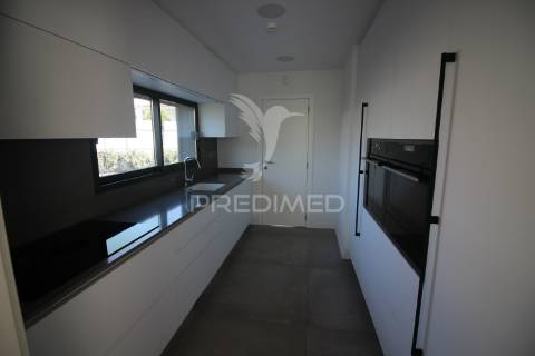 Moradia t3 recente com jardim