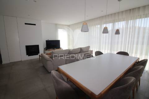 Moradia t3 recente com jardim