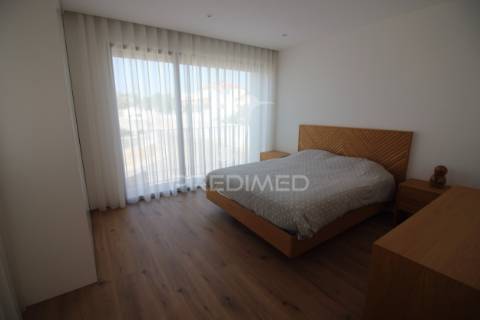 Moradia t3 recente com jardim