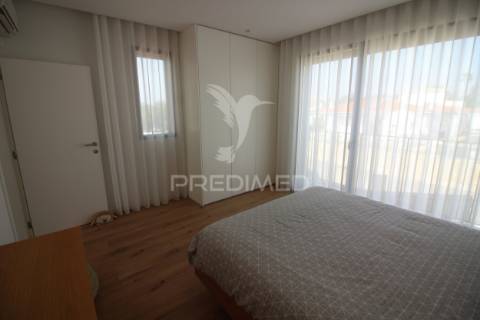 Moradia t3 recente com jardim