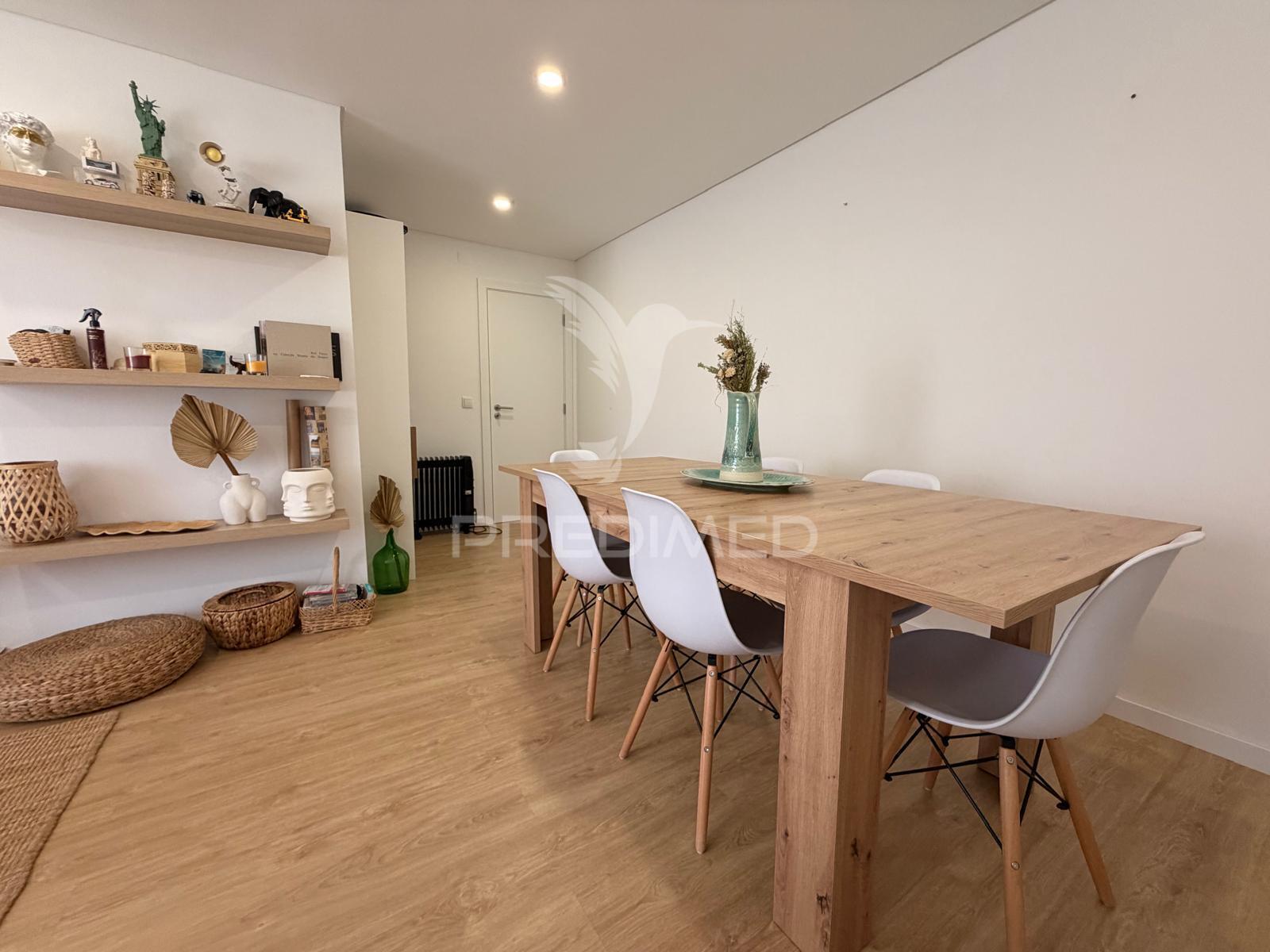 Apartamento t2 renovado no centro de palmela