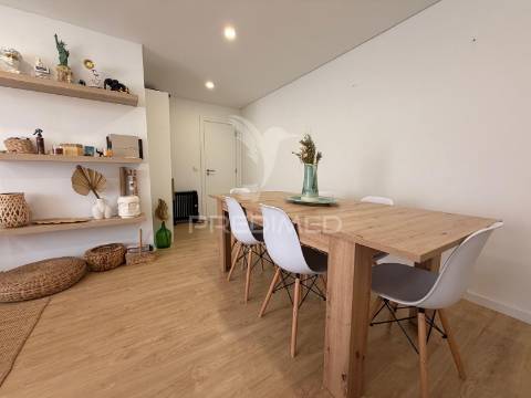 Apartamento t2 renovado no centro de palmela