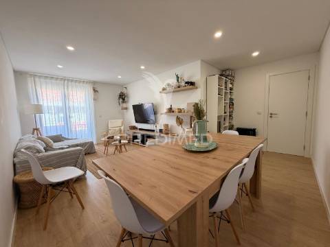 Apartamento t2 renovado no centro de palmela