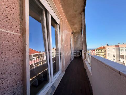 Apartamento t2 renovado no centro de palmela