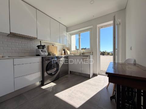 Apartamento t2 renovado no centro de palmela