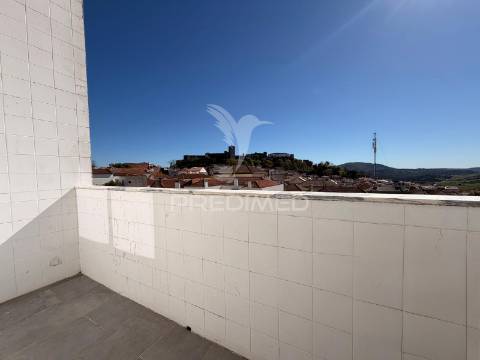 Apartamento t2 renovado no centro de palmela