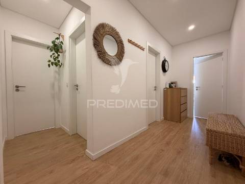 Apartamento t2 renovado no centro de palmela