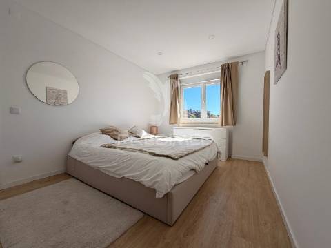 Apartamento t2 renovado no centro de palmela