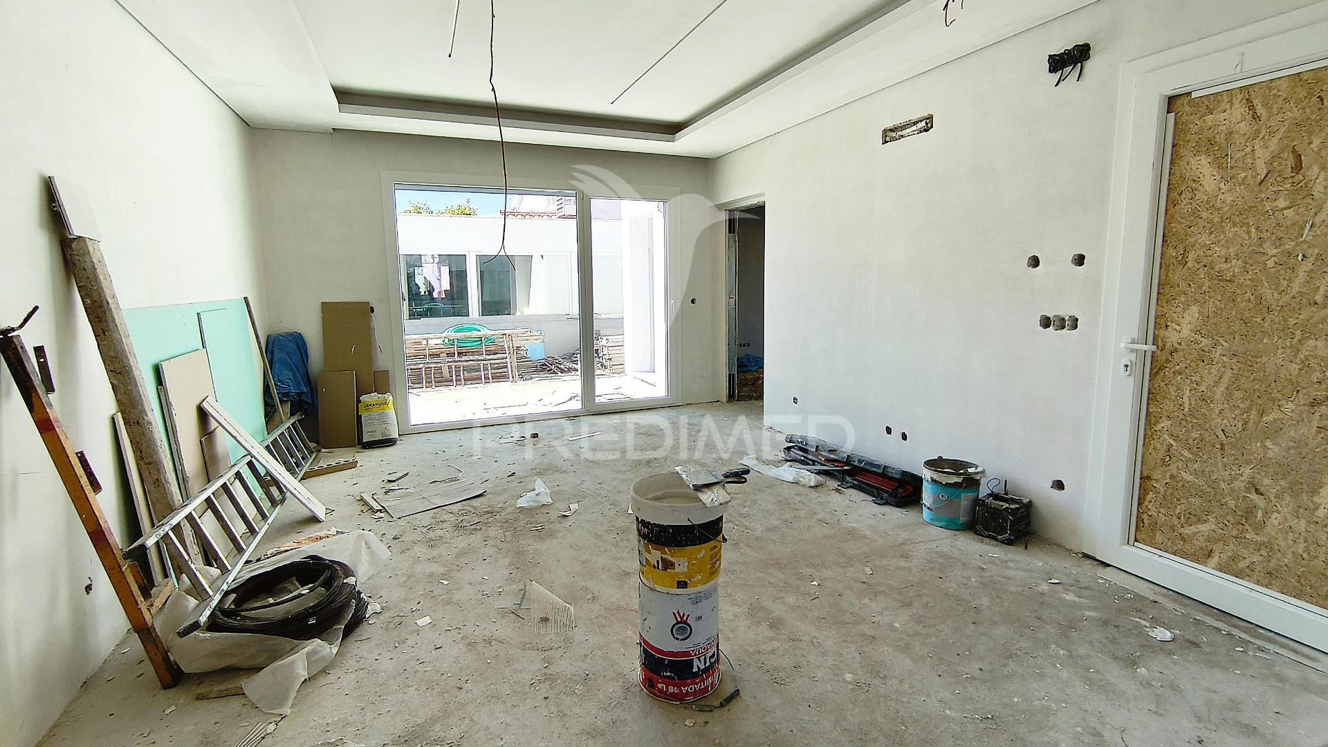 2 suítes, cozinha equipada, ar cond. completo, open space: 35m2