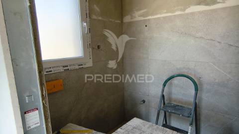 2 suítes, cozinha equipada, ar cond. completo, open space: 35m2