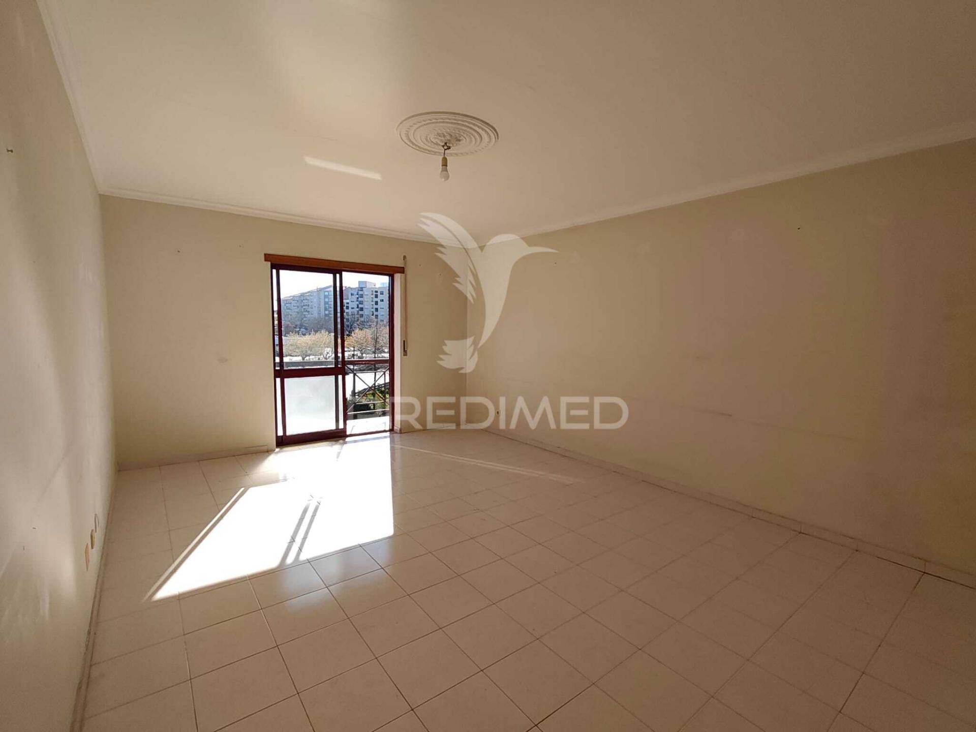 Apartamento t2+1 macedo de cavaleiros