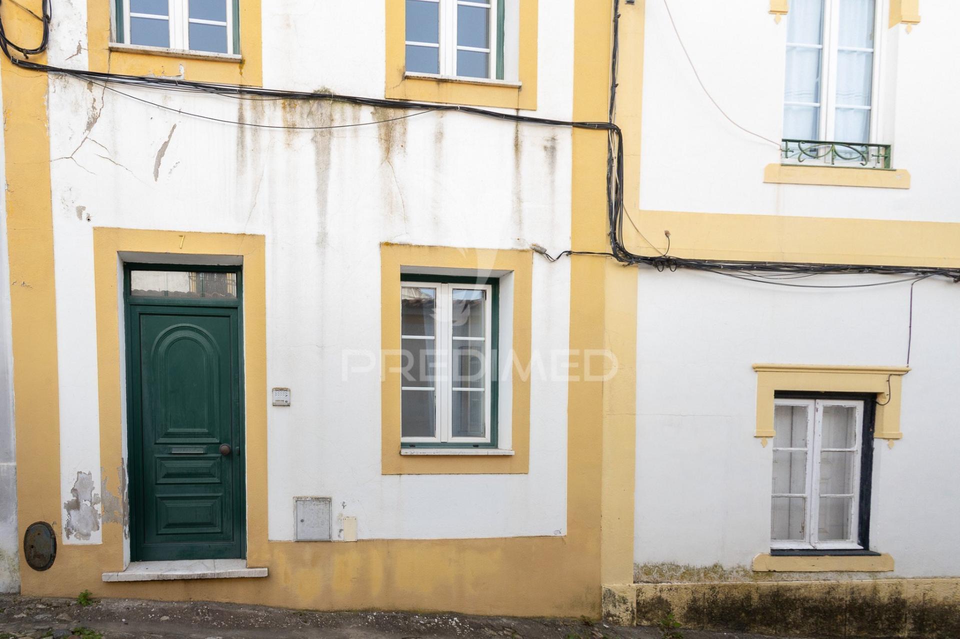 Moradia independente t2, no coração do centro histórico de évora