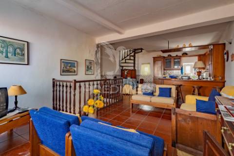 Moradia independente t2, no coração do centro histórico de évora