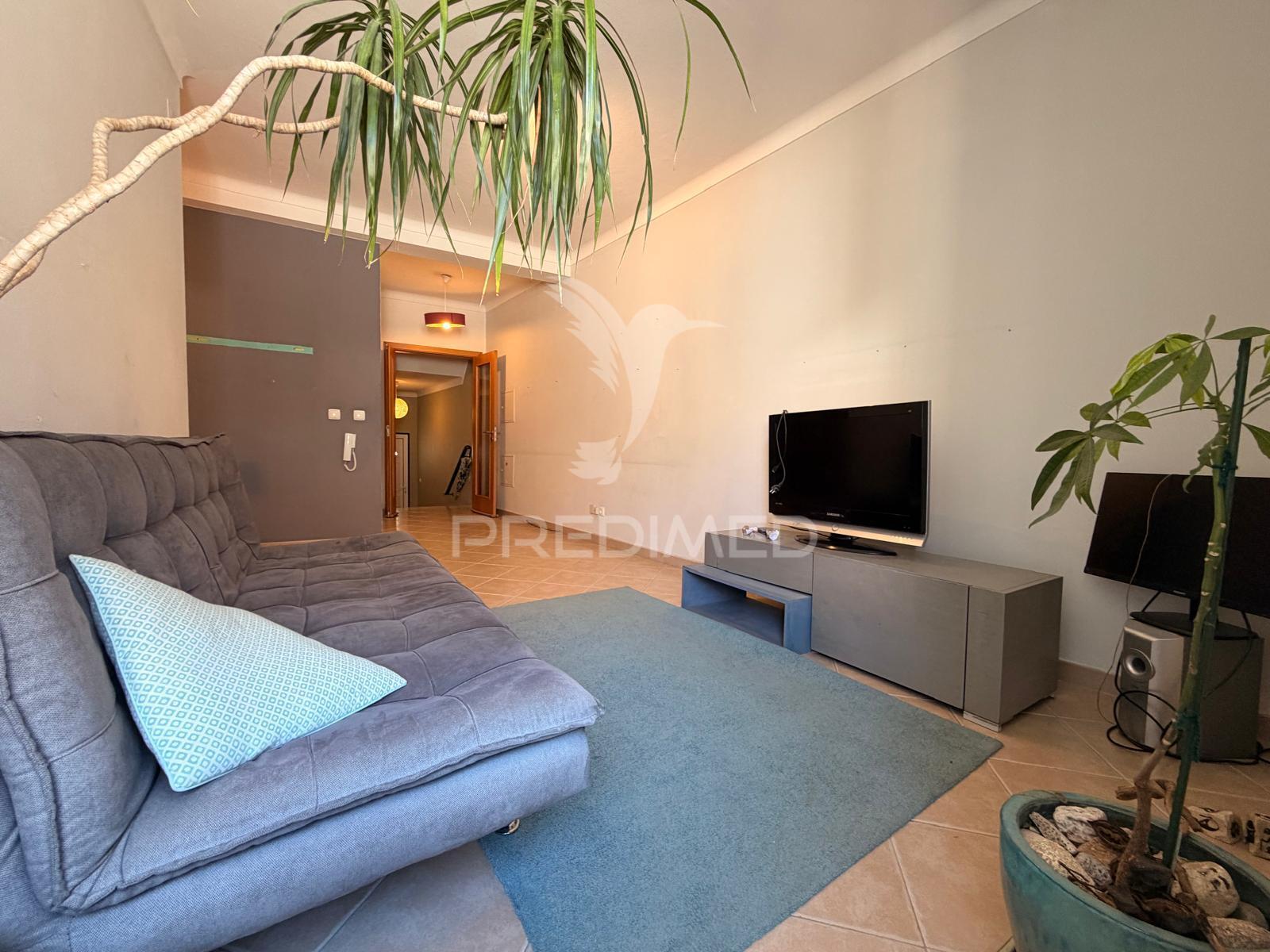 Arrenda-se moradia t2 com garagem no centro de palmela